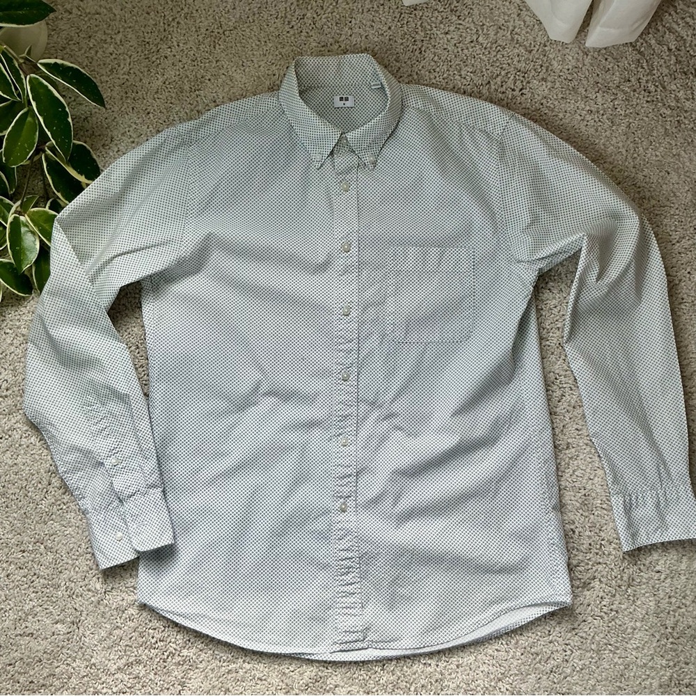 Uniqlo Men’s Button Down Shirt
